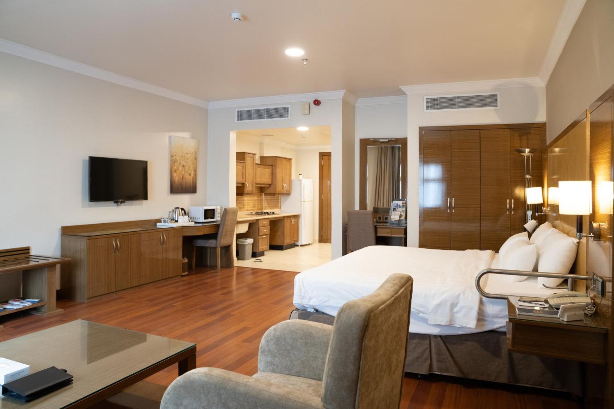 Golden Tulip Buraidah Al Qassim Hotel Bagian luar foto