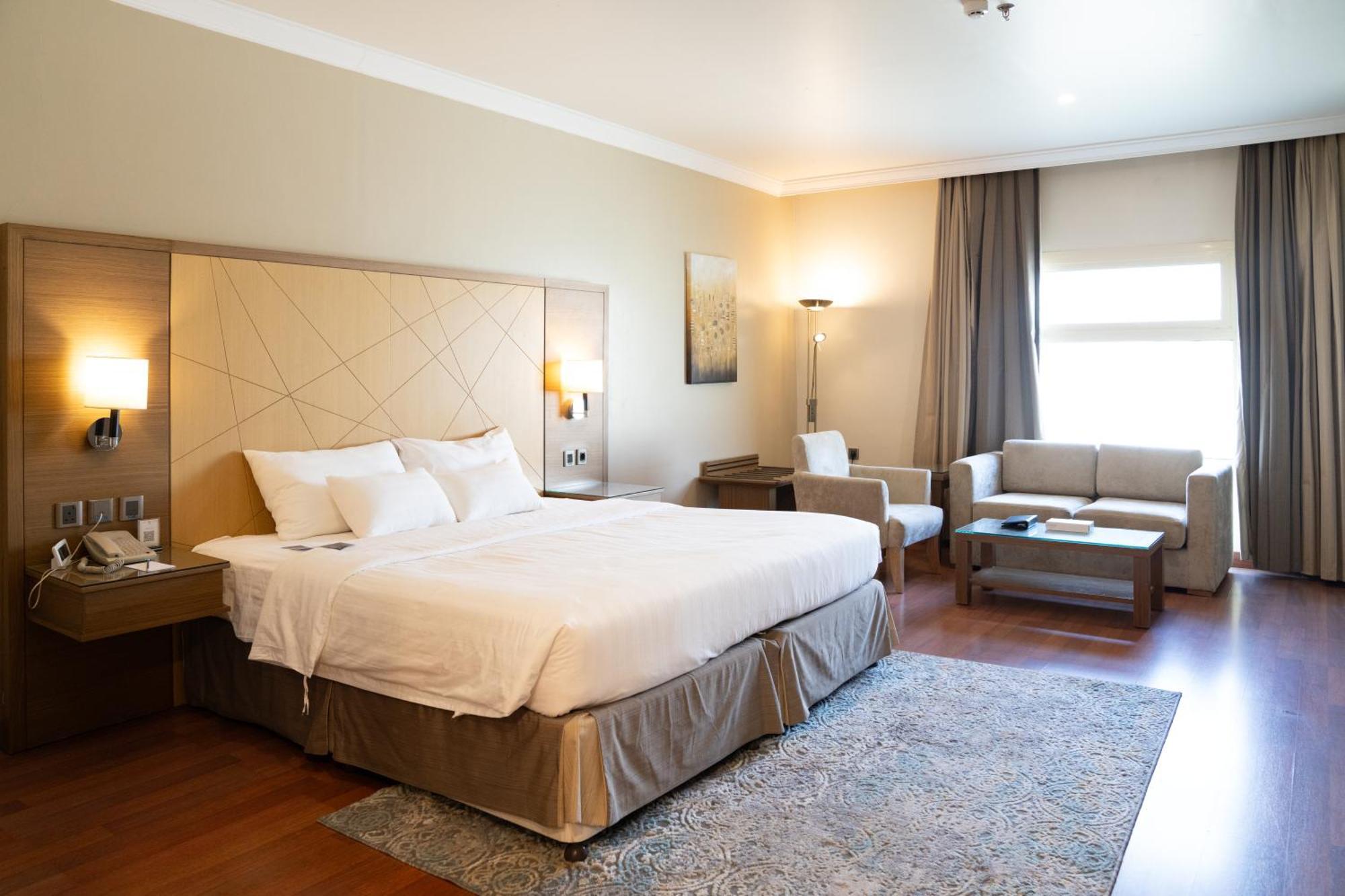 Golden Tulip Buraidah Al Qassim Hotel Bagian luar foto
