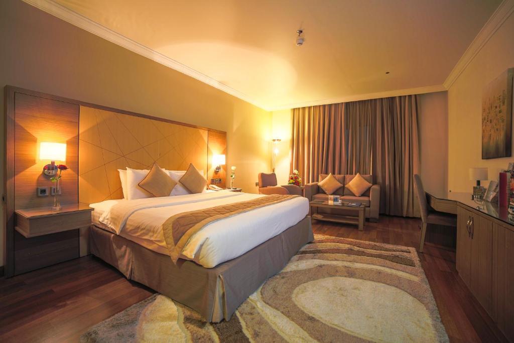 Golden Tulip Buraidah Al Qassim Hotel Bagian luar foto